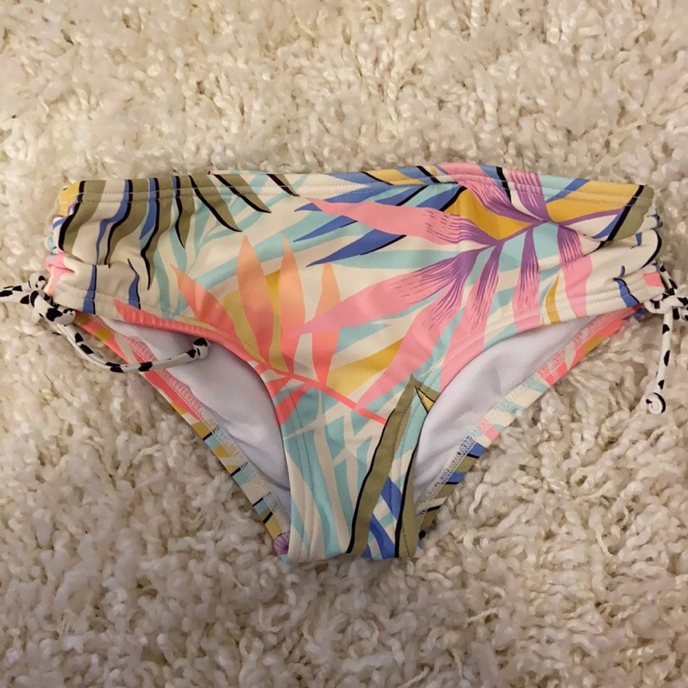 Girls billabong tropic party bottoms size 8